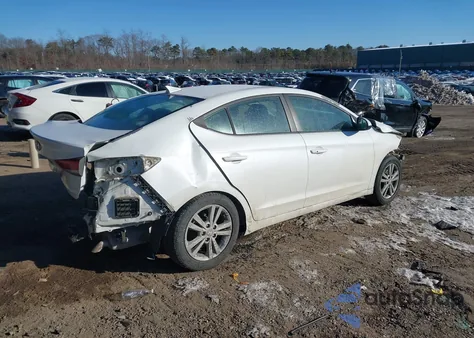 2017 Hyundai Elantra Value Edition z USA, uszkodzony, nr VIN 5NPD84LF9HH199016
